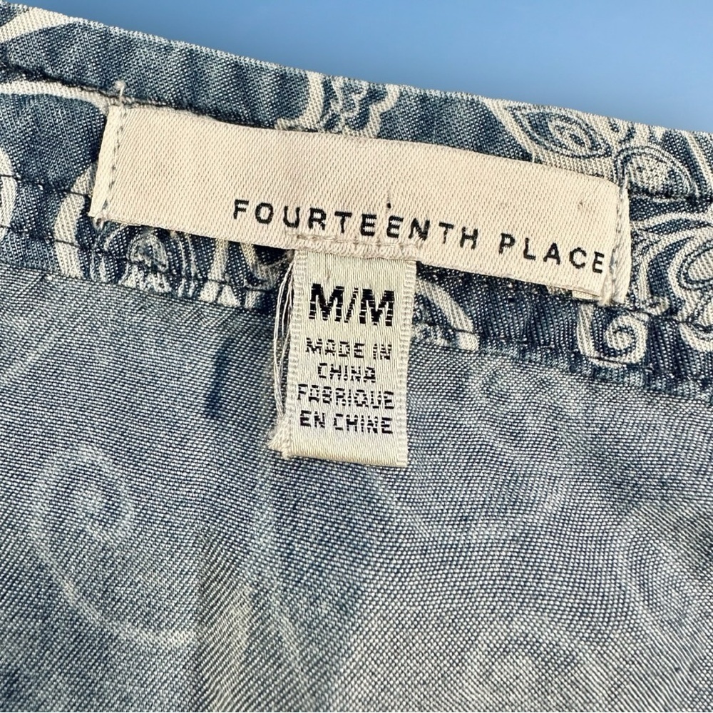 Fourteenth Place Denim Blue & White Paisley Lyocell Bohemian Print Top Size M - Picture 4 of 9